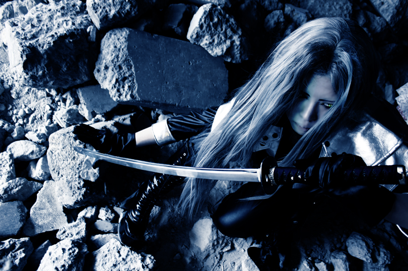 Illustration for article titled On Your Knees, I Want You To Beg for this Sephiroth Cosplay